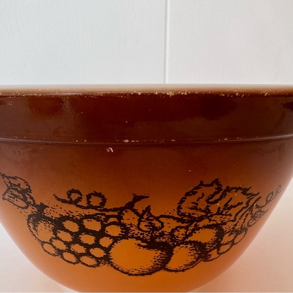 PYREX Old Orchard Mixing Bowl 1.5 Pints - Picture 9 of 13